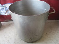 Large Aluminum Pot 15"