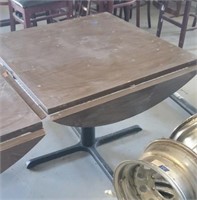 4 person table, sides fold down