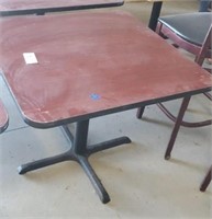 4 person square table