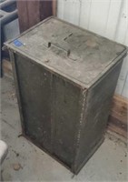 Tin bin with lid