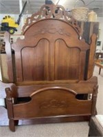 Attractive Antique Walnut Victorian Lincoln Bed Fu