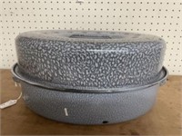 Graniteware Roaster Pan With Lid Gray Enameled-War
