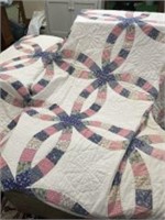 Handsewn Double Wedding Ring Pattern Quilt 84"X102