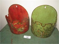 Pretty Painted Metal Hanging Containers