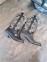 Laredo boots 7