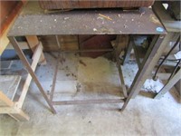METAL WORK BENCH - BRING HELP TO REMOVE