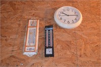 outdoor thermometers with clock