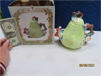 Mint "Pear & Berries" Pottery Tea Pot HERITAGE