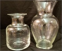 2 glass vases