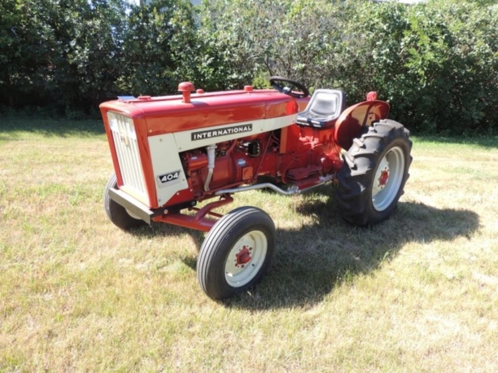 Balcom Collector Tractor Auction
