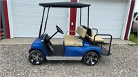 Yamaha Gas Golf Cart w/ Tear Seat