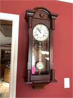 LARGE VTG WALL CLOCK APPEARS TO BE WORKING