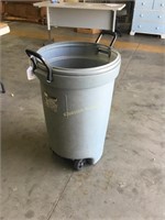 Large plastic garbage can, with wheels, handles