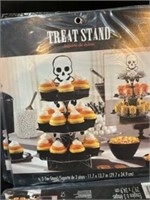 Halloween Cake stand