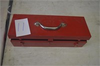 SMALL SNAP ON TOOL BOX, METAL W/TRAY