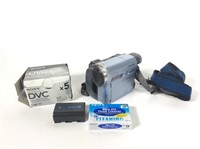 Sony Digital Handycam DCR-TRV19, with Tapes