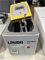 Lauda Heating and Cooling Thermostat
