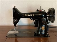 Vintage Singer 99K Sewing Machine in Wood Cabinet