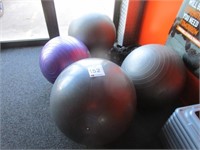 4 assorted balance balls