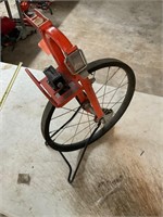 Wheeled measure w handle