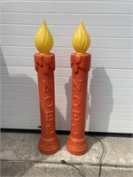 3 Plastic ornamental candles