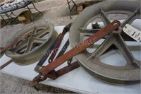 TABLE LOT WELL WHEELS 124's