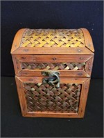 7 INCH HIGH DECORATIVE BOX W/COSTUME JEWELRY