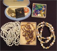 COSTUME JEWELRY: NECKLACES, BEAD NECKLACES, ETC.