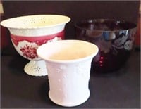 3 PLANTERS: RED/WHITE CERAMIC, RED CUT TO CLEAR