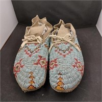 Vintage Native American Fully Beaded Moccasins