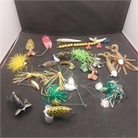 Lot of 20 Vintage Fishing Lures