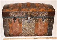 ANTIQUE DOME TOP TRUNK