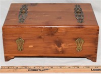 DOVETAILED PINE KEEPSAKE BOX - MISSING LATCH