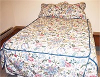 QUEEN SIZE BED W/ HOLLYWOOD FRAME - INCLUDES LINEN