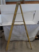 6' Aluminum ladder.