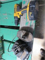 Dewalt 1/2" Drill 18 volt 2 batteries & Charger