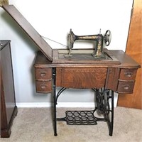 Standard Sewing Machine