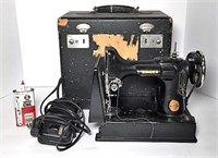 Vintage Singer Sewing Machine in Case
