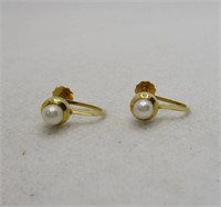 18kt Gold Pearl Screw Back Earrings