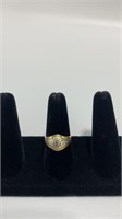 Pretty beveled 14k gold ring sz 9.5