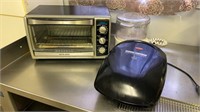 Kitchen Lot, Black & Decker Toaster Oven (Needs