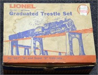 Lionel Graduated Trestle set in OB