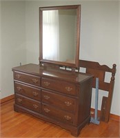 Bassett 2 pc BRS-dresser (49"w) w/mirror and