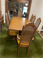 Drew Table & 8 chairs with leaf