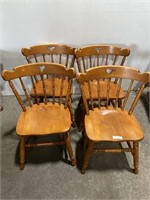 4 MATCHING EARLY AMERICAN-STYLE CHAIRS