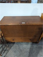 WOODEN BLANKET CHEST WITH DRAWER