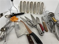 Kitchen lot- prosteel knifes, ice cream scooper,