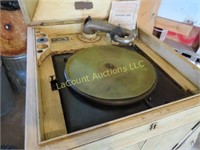 Antique Victrolla record player w huge amt records