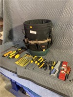 Kunys tool bag comes with miscellaneous tools