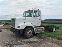 1987 Freightliner M2106 Chassis, 10-speed
